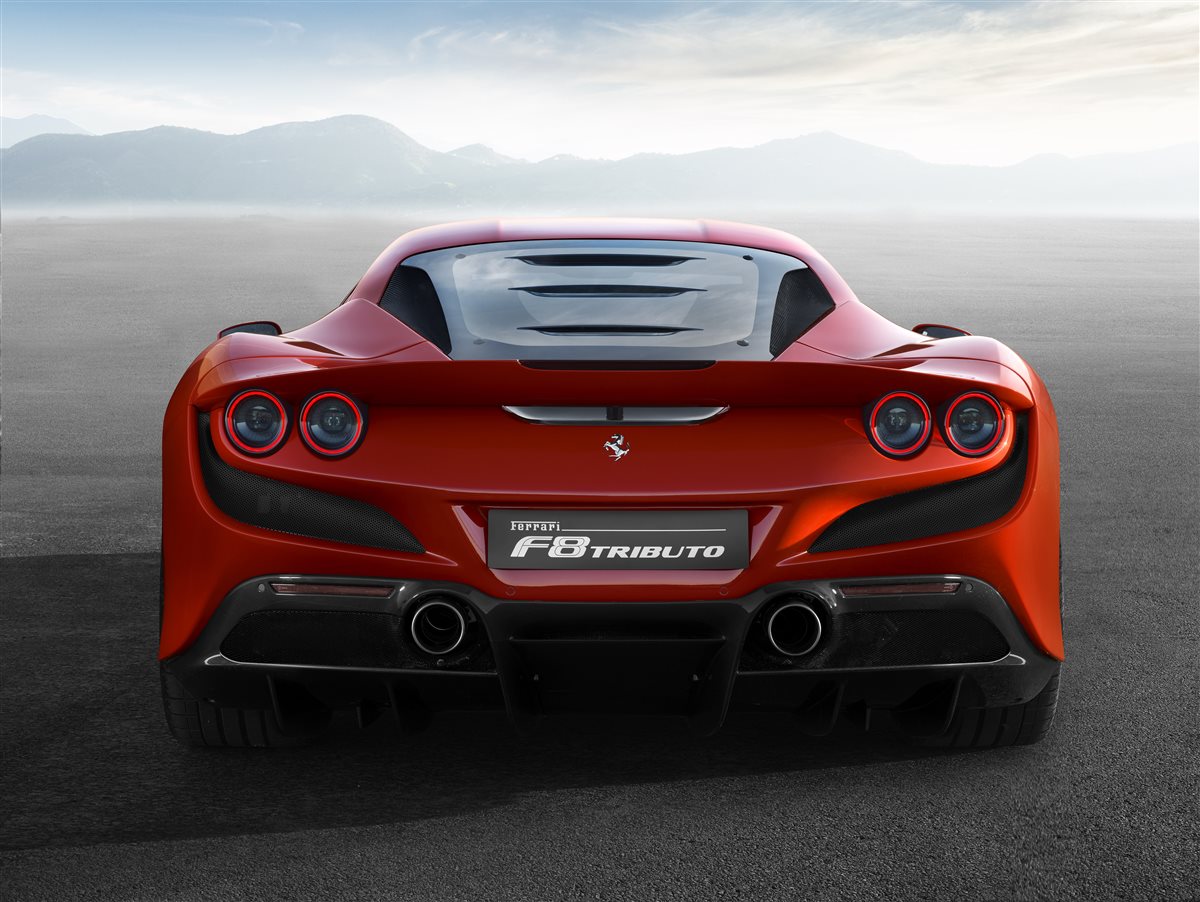 <strong>فيراري F8 Tributo الفاخرة</strong>