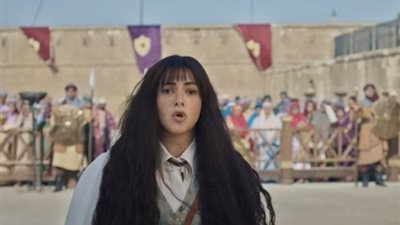 مفاجأة دنيا سمير غانم لوالديها في الحلقة الأولي من مسلسل 