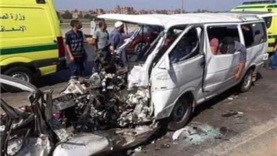 حادث تصادم مروع يُعيق الحركة المرورية بالطريق الإقليمي وينهي حياة 6 أشخاص (صور)