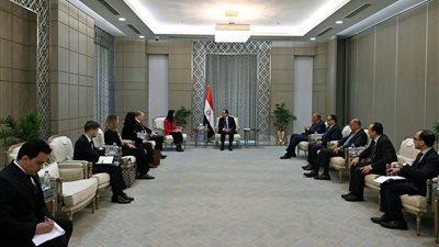 رئيس الوزراء يلتقي نائبة رئيس الوزراء وزيرة خارجية بلغاريا