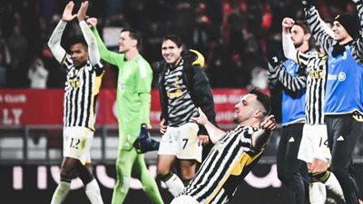 يوفنتوس يستضيف نابولي غداً للبقاء في سباق الصدارة