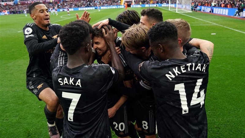 EDC74D5A-1037-4600-AE67-11F3A568FE22