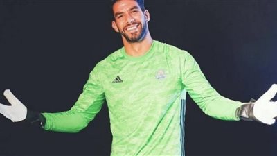 بيراميدز يحجب مشاركة شريف إكرامي في معسكر صنداونز