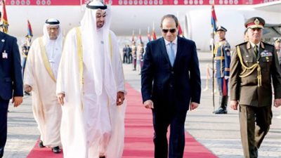 الشيخ محمد بن زايد رئيس دولة الإمارات يصل مصر في زيارة رسمية