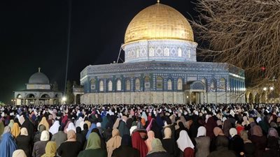 فلسطين: 120 ألفا يؤدون صلاتي العشاء والتراويح في المسجد الأقصى