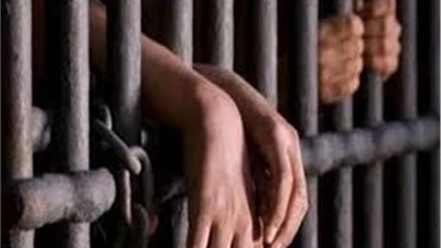 ضبط تشكيل عصابي بتهمة سرقة أبواب المقابر فى الغربية