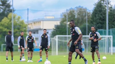 فناربخشة التركي يضع أنظاره حول نجم الأهلي لخطفه في الميركاتو