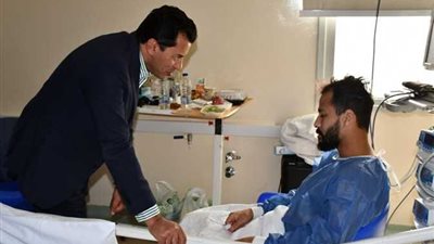 أول ظهور لأحمد رفعت.. أشرف صبحي: خاطبنا الاتحاد لتشغيل جهاز القلب بالملاعب