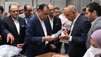 مدبولي: الحكومة مستعدة لتقديم الدعم المطلوب لدفع العمل بالشركات والمصانع