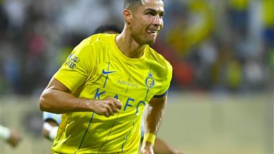 النصر يسحق الطائي بخماسيه فى دورى روشن السعودي