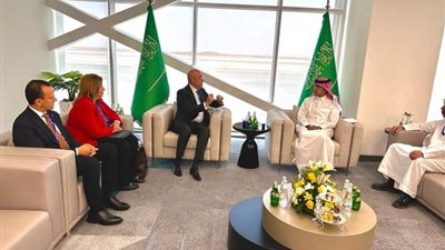 وزير الإسكان يلتقي نظيره السعودي لمناقشة استراتيجيات العمل