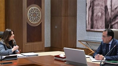رئيس الوزراء يلتقي وزيرة الهجرة لمتابعة عدد من ملفات العمل