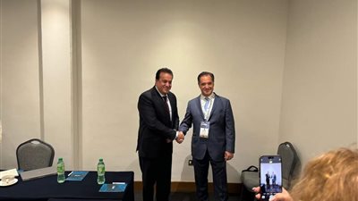 وزير الصحة ونظيره اليوناني يبحثان سبل تعزيز وتطوير منشآت الرعاية الصحية