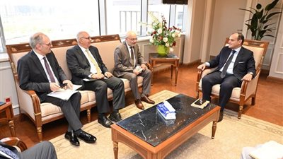 أحمد سمير: حريصون على دعم شركات السيارات العالمية للتوسع في السوق المصرية