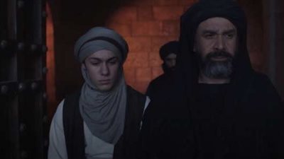 حسن الصباح يدرب ابنه الهادي على القراءة في 