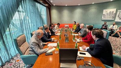 وزير الصحة يبحث التعاون المشترك مع أسترازينيكا على هامش مؤتمر أبو ظبي