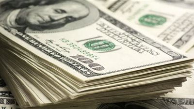 مستجدات سعر الدولار في مصر: استقرار في البنوك