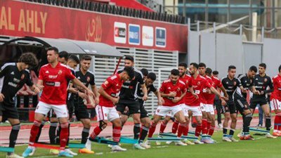 الأهلي يخوض مران خفيف بفندق الإقامة قبل الاصطدام ببراميدز