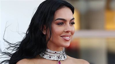جورجينا تروج لمسلسل “Soy Georgina” بمباراة النصر والفتح