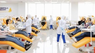 إعادتها كأدوية حيوية.. وصول أولى شحنات البلازما المصرية إلى إسبانيا