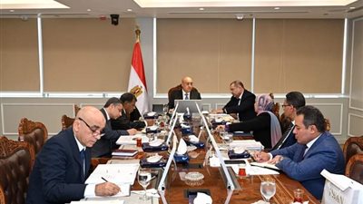 الجزار يناقش عدد من موضوعات التنمية السياحية لإسهام معدلات النمو به