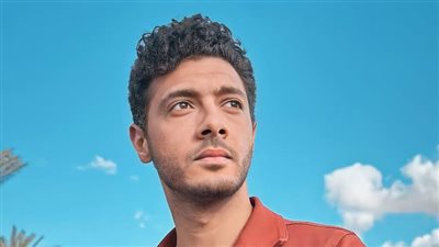 أسامة الهادي يروج لشخصيته في مسلسل 