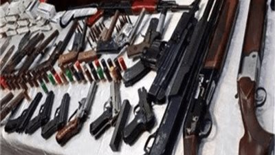النيابة تُحيل صاحب ترسانة أسلحة للمحاكمة العاجلة