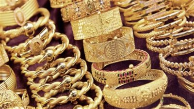 هل يشير انخفاض سعر الذهب إلى نهاية عصر الاستثمار في المعدن النفيس؟