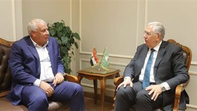 تعرف على تفاصيل اجتماع وزير الزراعة ومحافظ الوادي الجديد