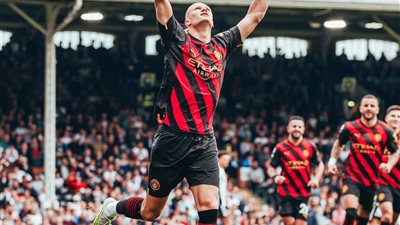 هالاند يثبت أنه لاعب الدوري الأفضل ويفوز بجائزة أفضل لاعب