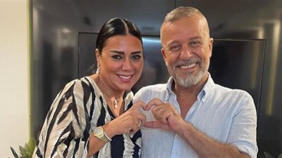 رانيا يوسف تشوق جمهورها لأحدث أعمالها مع شريف منير