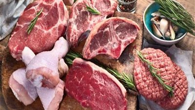 بكام النهاردة؟.. أسعار الفراخ واللحوم والأسماك بالأسواق التجارية