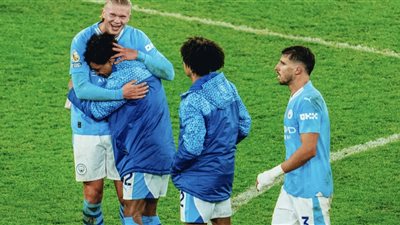 هالاند يستحق الثناء: زميله يعلن عن تفوقه الكبير