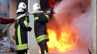 السيطرة على حريق هائل داخل شقة سكنية بالجيزة