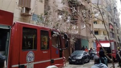 عقار مكون من 12 طابقًا.. إخماد حريق شقة سكنية بشارع فيصل