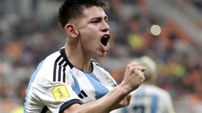 نهاية مسيرة مع ريفر: إتشيفيري يرسو على شواطئ أوروبا