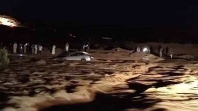 السيول تحاصر المنازل والأرصاد تُحذر.. ماذا يحدث في مرسى مطروح؟ (صور)