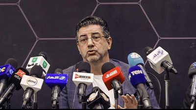 أول تعليق من فيتوريا حول رحيله عن منتخب مصر