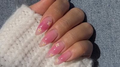 لإطلالة أكثر أناقة.. أجدد ألوان الأظافر في العيد 