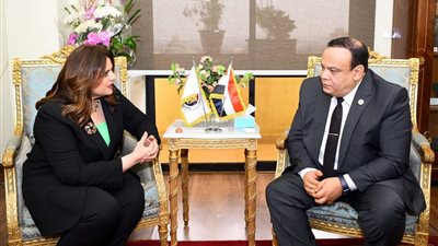 رئيس الوطنية للانتخابات يبحث مع وزيرة الهجرة آليات تصويت المصريين بالخارج