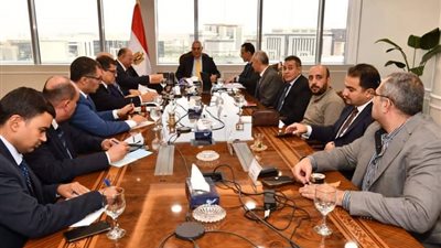 الجزار ومحافظ القاهرة يتابعان الموقف التنفيذي لمشروعات التطوير بالمحافظة