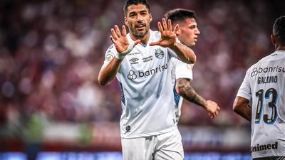 لماذا انطلق لويس سواريز في رحلة إلى برشلونة؟ جلوبو توضح الأسباب