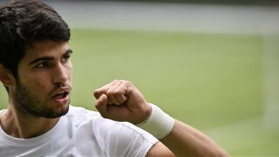 ألكاراز يبهر الجماهير ويتوج بلقب كأس موسم الرياض في مباراة نهائية مثيرة