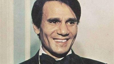 هكذا كتبت الأحزان عنوانا لقصص الحب في حياة العندليب...الأولى خطفها الموت وآخرهن السندريلا