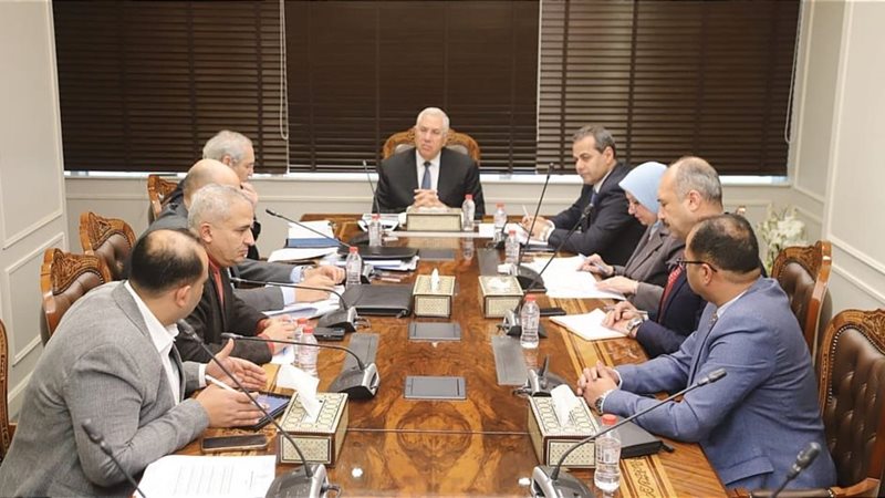 وزير الزراعة خلال