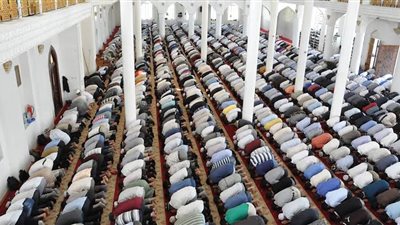 الاغتسال وسورة الكهف.. أحب السنن النبوية قبل صلاة الجمعة