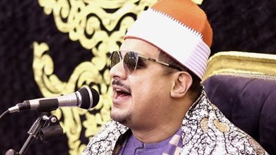 مقرئ شهير يثير ضجة في مصر بمقطع فيديو