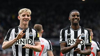 نيوكاسل يونايتد يكتسح توتنهام برباعية نظيفة ويشعل معركة المراكز الأوروبية