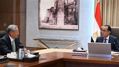 رئيس الوزراء يلتقي سفير جمهورية كوريا لدى مصر