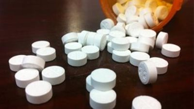 بقصد تهريبها إلى الخارج.. ضبط شخص بحوزته 5.5 كيلوجرام من أقراص 